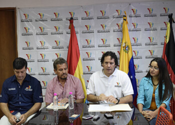 En rueda de prensa el alcalde local hizo los anuncios.