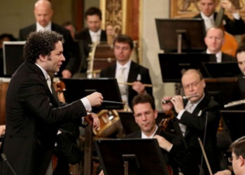 Dudamel a los 35 años es el más joven director de la Filarmónica de Viena