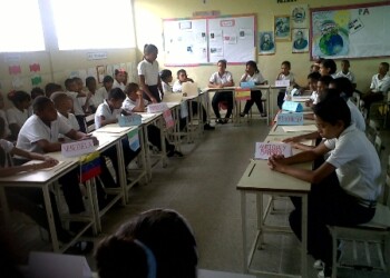 En la UEE Dilia Delgado de Bello varios estudiantes abordaron sin importar la hora la realidad venezolana