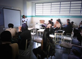 Juventud Miranda realiza charlas en
instituciones educativas altomirandinas
