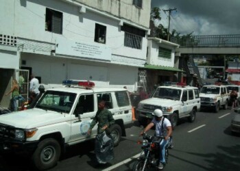 Nieves estaba detenido por robo agravado desde noviembre de 2015 en esa sede policial y murió a los pocos minutos de ser ingresado al hospital de Los Teques