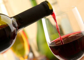 El consumo moderado del vino mejora el metabolismo de la glucosa y aumenta el colesterol beneficioso (HDL) en los pacientes diabéticos.