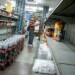 En el caso de los rubros de limpieza e higiene personal, el jabón azul fue el que más aumentó su precio. Entre los alimentos, los mariscos y pescados fueron los que más elevaron su costo.