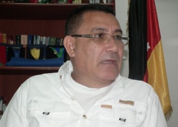 El joven fue señalado de usar un arma blanca, tipo cuchillo, para amenazar de muerte a la víctima