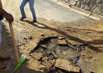 Los vecinos de la zona claman por la presencia de Hidrocapital para evitar mayores complicaciones en los recientes trabajos realizados por la Alcaldía en el lugar