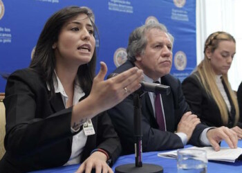 Almagro redobla su denuncia a la "dictadura" de Maduro con Tintori y Ceballos