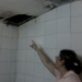 Existe una fuerte filtración en uno de los baños
