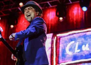 Joaquín Sabina, quien hoy presentará su nuevo disco “Lo niego todo”, reprogramará las fechas de sus conciertos en Latinoamérica.
