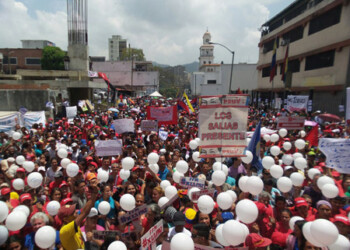 Revolucionarios se concentraron en la Av. Bolívar de Los Teques 