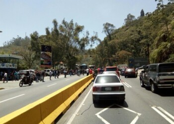 Accidente genero cola