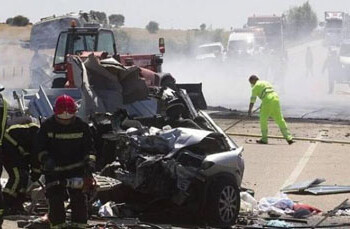 Los accidentes de minibús son frecuentes en Sudáfrica, con balances a menudo elevados.