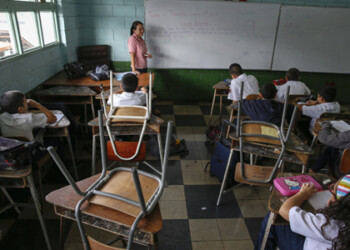 Vacías están quedando las aulas debido a la crisis alimentaria