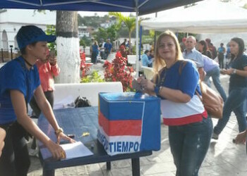 Clara Mirabal validó con UNT esta mañana desde la plaza Bolívar de Carrizal