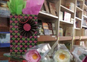 Alex Da Silva, Propietario de la Floristería PlantaFlor, Centro Comercial Los Altos.
