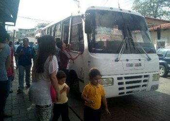 Reciente aumento genera controversias entre transportistas y usuarios debido a la situación país.