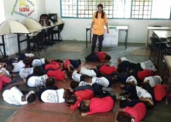Niños reciben capacitación en prevención sísmica