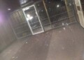 Puerta de residencias fueron dañadas por efectivos de la GNB.