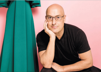 El diseñador venezolano afincado en Nueva York Ángel Sánchez ha presentado en la Barcelona Bridal Fashion Week su colección "Rose Mist"