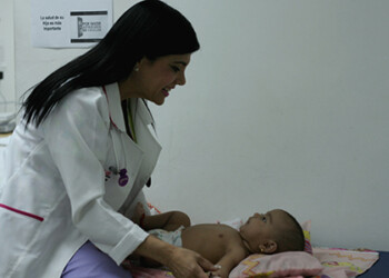 Al vacunar al niño se protege de enfermedades infecciosas. Foto: Deysi Peña