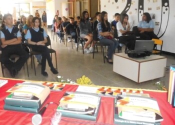 Durante el encuentro se realizó la actividad de promoción de la lectura “escritura y papel”, a cargo del profesor Roberto Borges