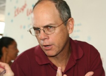 Maestros siguen exigiendo al Consejo Legislativo que medie con el Ejecutivo para el pago de la deuda de 120 mil millones de bolívares que tiene con la Gobernación de Miranda