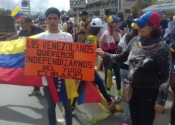 Desde las 6:00am se concentraron en la recta de Las Minas.