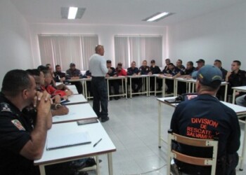 Durante los cuatro días de trabajo se trataron temas relacionados con el combate y control de incendios estructurales, manejo del recurso hídrico y presión