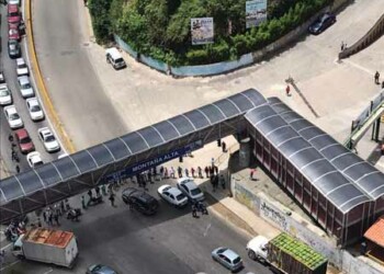 Por más de dos horas permanecieron manifestantes en el trancazo