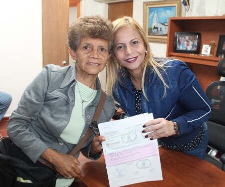 Sigue abierto centro de acopio en el despacho de la primera dama Clara Mirabal
