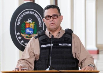 Debe comparecer el próximo martes 4 de julio a las 10:00 am