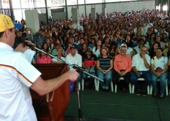Gobernador encabezó acto de regularización