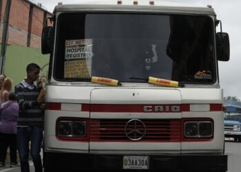 Hasta un 70% de los autobuses se encuentran paralizadas