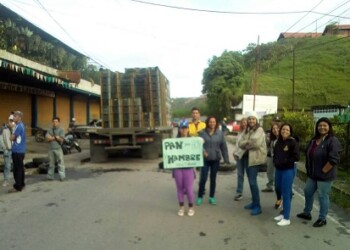 Vecinos de San Diego y San José de los Altos cerraron el paso por la vía principal de la zona.