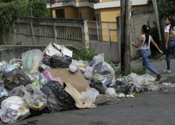 Basura se acumula en la zona desde hace días.