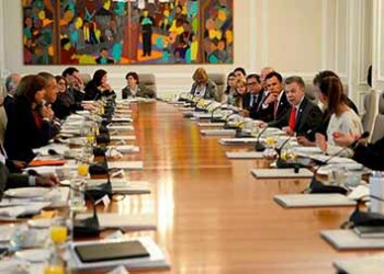 Santos, de 65 años, concluirá su segundo mandato consecutivo a mediados de 2018.