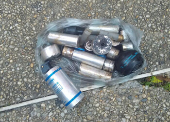 En uno de los intentos de la GN por avanzar recibieron dos bombas molotov que encendieron en llamas una tanqueta. Foto: @fredocimino