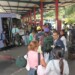 Trabajadores de la economía informal de la terminal  preocupados por la inseguridad. Foto: Deisy Peña