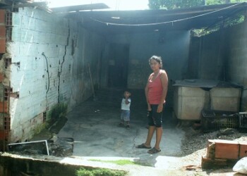 Varias casas en riesgo en el sector La Escalera de El Turpial. Foto: Deisy Peña