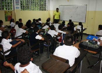 Alumnos migraron a planteles públicos Foto: Deisy Peña