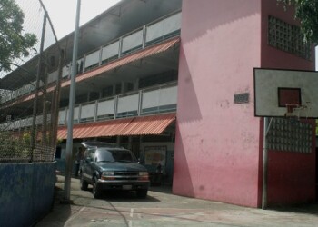 Damnificados de Los Barriales están en la UEE Ocumare del Tuy desde junio. Foto: Deysi Peña