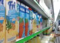 Jugos envasados se consiguen en Bs 8 mil los 2 litros. Foto: Deisy Peña