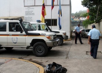 Los oficiales se encontraban por la referida localidad, donde avistaron a Echezuría  Delgado, quien actuó de forma sospechosa al ver la comisión