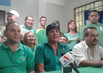 Carmen Feo estuvo acompañada por el secretario general Jhon Oropeza, el vicepresidente Alfredo Perdomo y Felix Fariña.