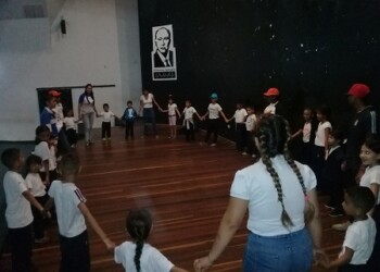 En la Casa Amarilla