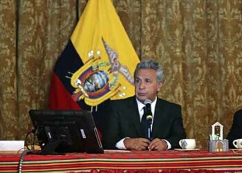 El mandatario de Ecuador, Lenín Moreno, despojó este jueves a su vicepresidente Jorge Glas de las funciones que le había asignado, en la primera crisis que estalla en el recién instalado gobierno de izquierda.