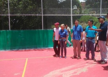 Reparada escuela y recuperada cancha