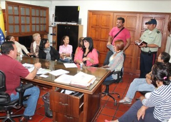 Alcalde los recibió en su despacho y busco solución a cada requerimiento