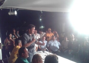 Ocariz encabezó asamblea con vecinos de Carrizal.