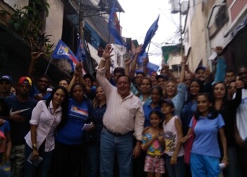 “El compromiso este domingo es con el futuro”