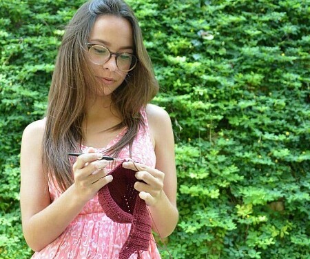 Sara Dolinski es una joven emprendedora que ha logrado tejer trajes de baño para mises venezolanas